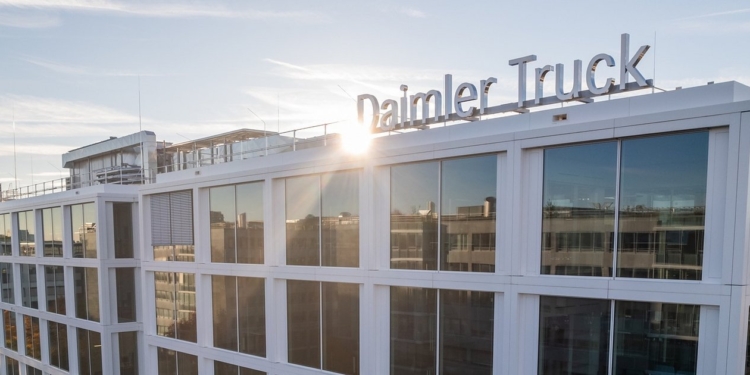 El beneficio neto de Daimler Truck aumenta en el primer trimestre de 2024