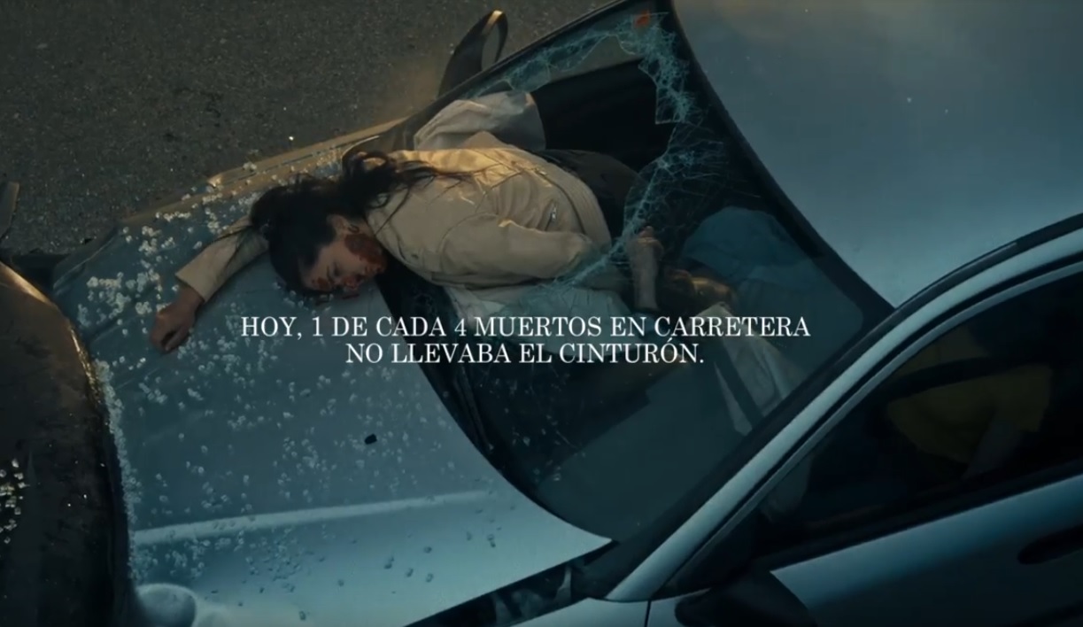 Campaña retro de la Dirección General de Tráfico por el cinturón