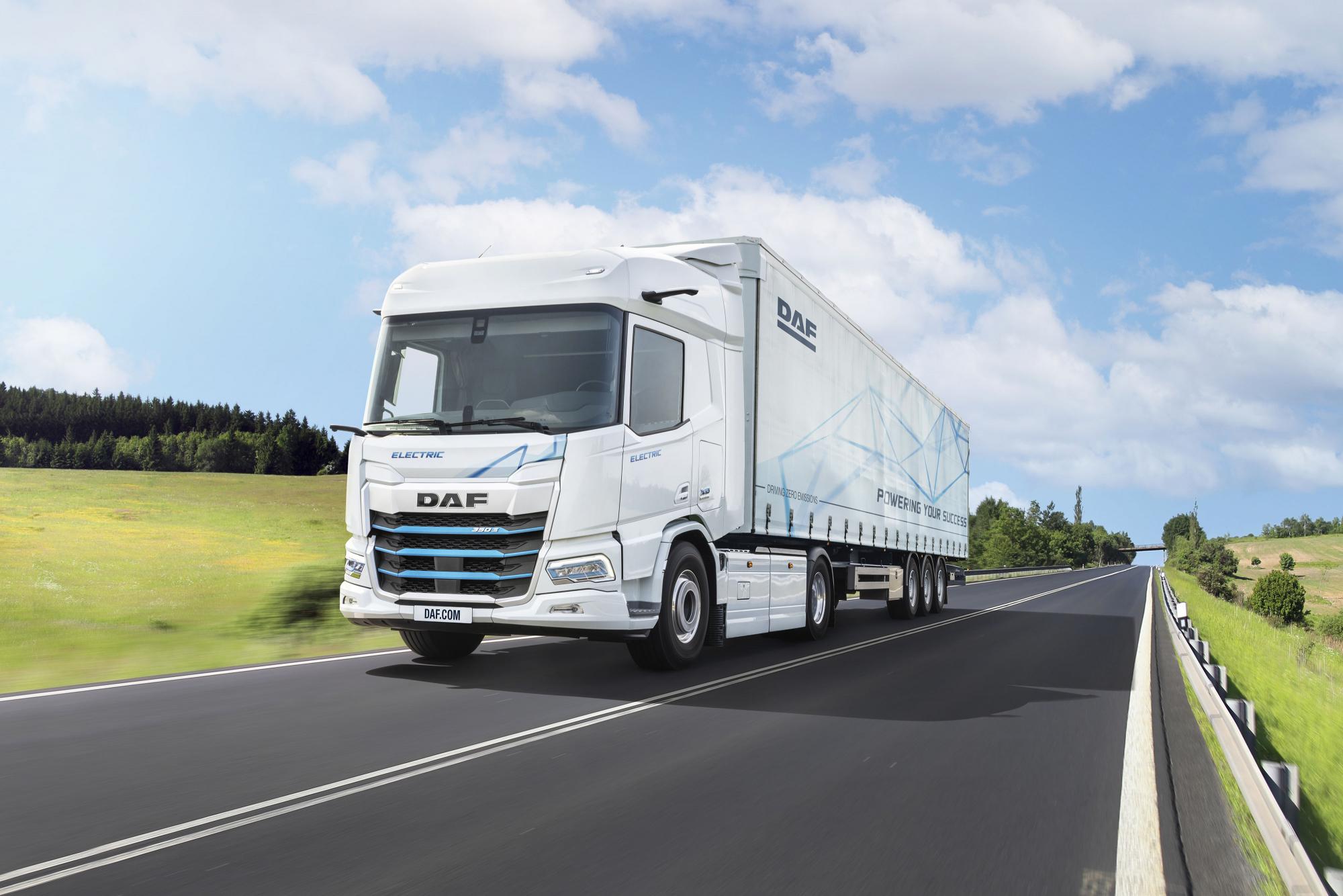 DAF Trucks y TotalEnergies firman acuerdo para impulsar la movilidad de cero emisiones