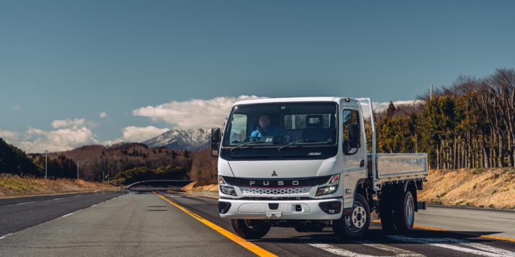 Fuso actualiza el modelo Canter