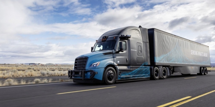 Daimler presentará camiones autónomos en el año 2027