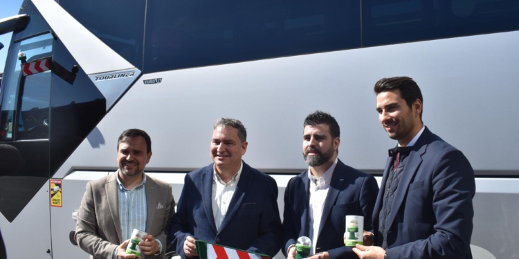 Vectalia refuerza la seguridad vial de su flota con la baliza Led One Connected