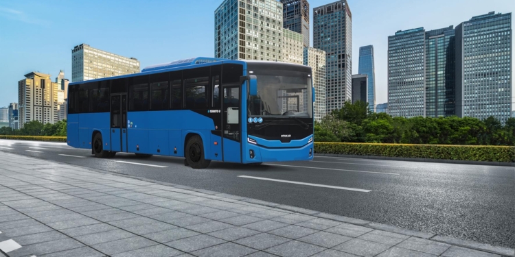Otokar da el salto de la electrificación al segmento suburbano