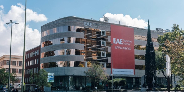 Confebus renueva su alianza con EAE Business School para apoyar la formación