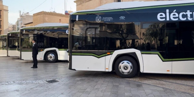 Elche registra más de 310.000 usuarios del bus a pedanías en los tres primeros meses