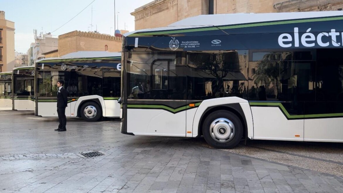 Elche registra más de 310.000 usuarios del bus a pedanías en los tres primeros meses