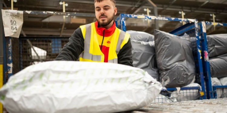 DHL prevé incrementar su operativa casi un 30% durante la temporada alta de 2024