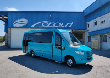 Nuevo Sunset S4 Semiurbano de Ferqui sobre chasis de Sprinter