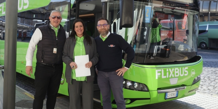FlixBus lanza nuevas líneas que conectan Andalucía con el Algarve y París