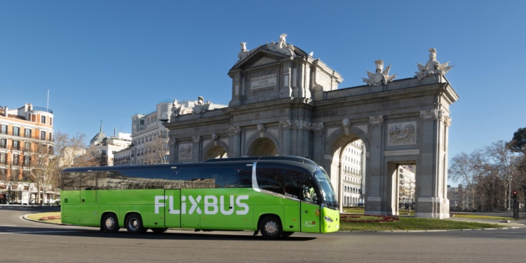 Estas son las 15 rutas de FlixBus que moverán más buses este verano