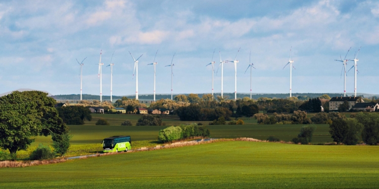FlixBus lanza servicio de larga distancia con un autobús 100% eléctrico