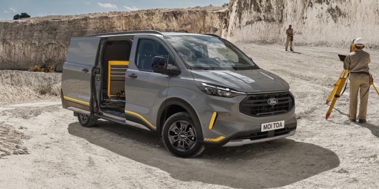 La E-Transit Custom de Ford Pro ahorra hasta un 40% en costes
