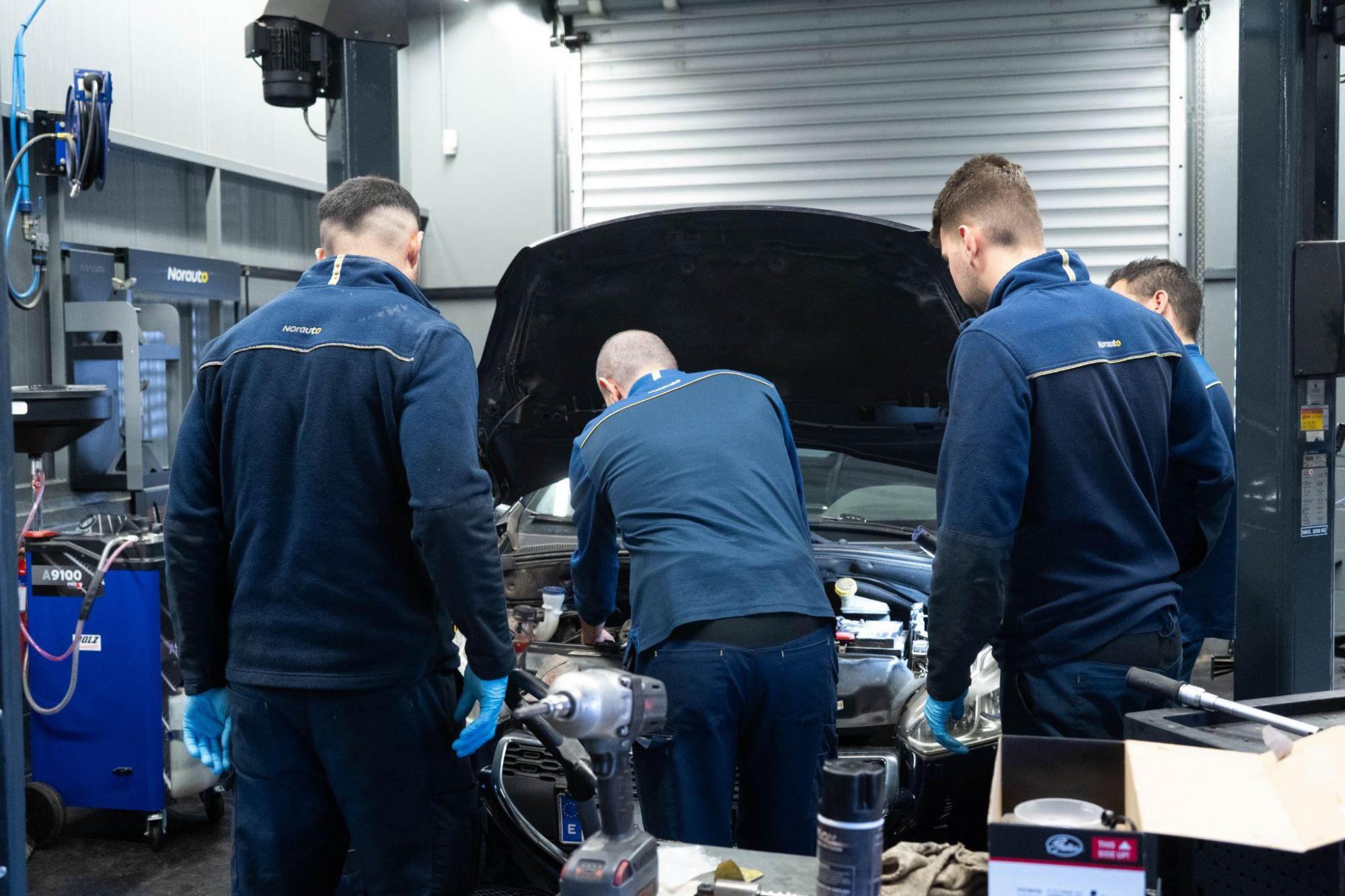 Formación continua: clave para atraer talento en el sector automotriz