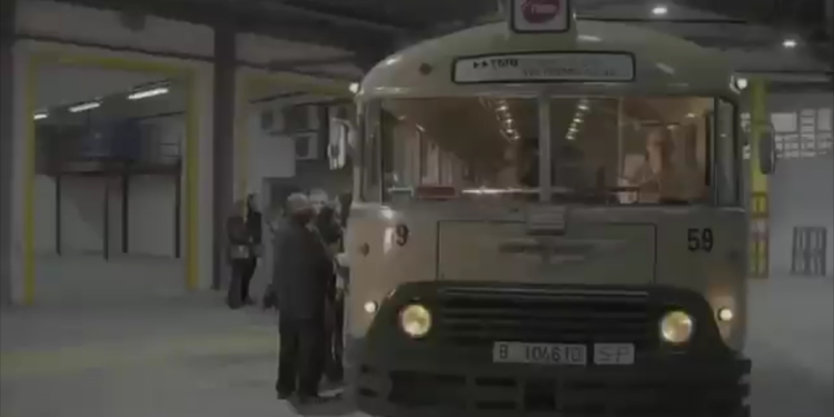 La fundación TMB presenta un autobús histórico en los Premios Gaudí