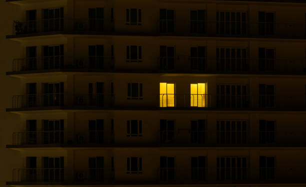 España encara la recuperación tras el histórico apagón que colapsó el transporte