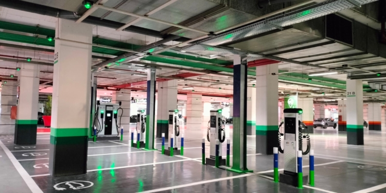 Iberdrola y bp pulse inauguran el mayor megahub de recarga en España