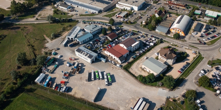 Bosch abre su primer aparcamiento seguro para camiones en Hungría