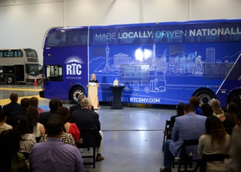 Alexander Dennis inaugura una planta de fabricación en Las Vegas