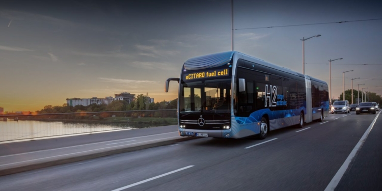 Daimler Buses España afronta 2025 con foco en electrificación y digitalización