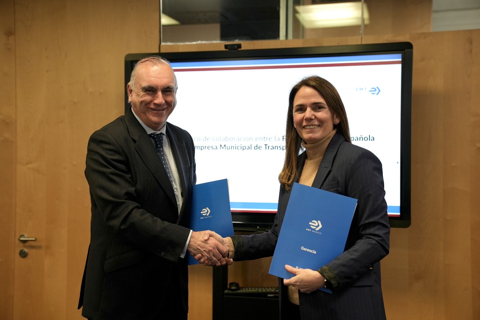 EMT Madrid ofrecerá su apoyo a proyectos de la Fundación Renal Española