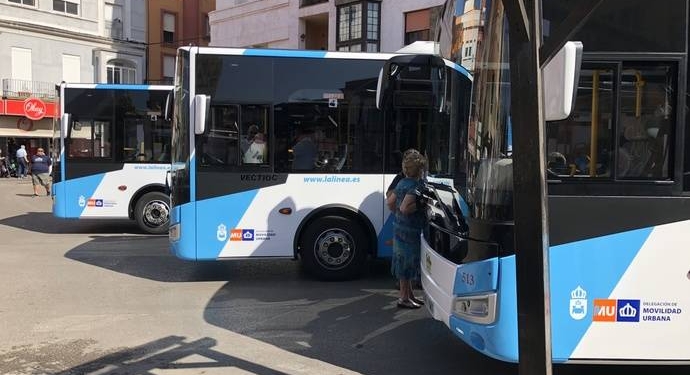 El uso del autobús urbano continúa su crecimiento en La Línea