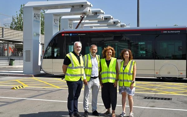 La cochera de autobuses de Barcelona estrena 41 cargadores eléctricos