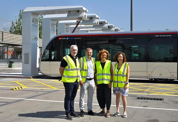 La cochera de autobuses de Barcelona estrena 41 cargadores eléctricos