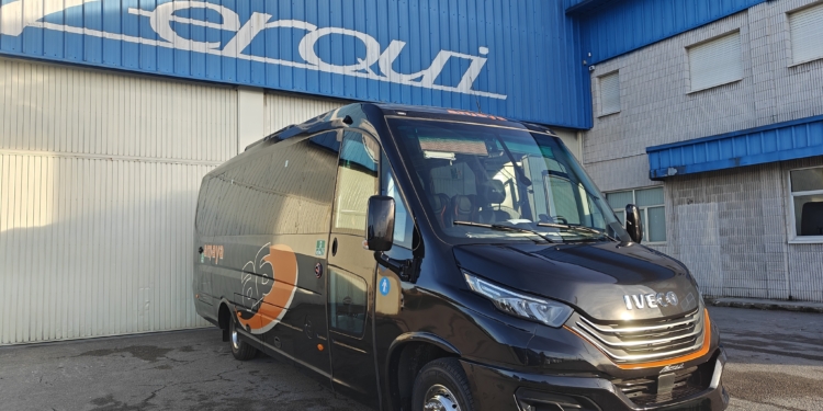 Autobuses Amaya adquiere un moderno Ferqui Sunrise de 28 plazas