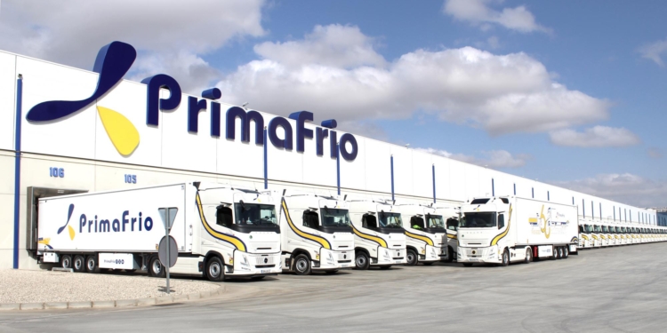 Primafrio incorpora 300 camiones Volvo FH Aero para una logística sostenible