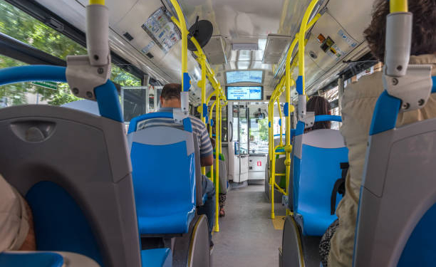 Condiciones de las ayudas a CCAA para rebajar un 50% los abonos de transporte público