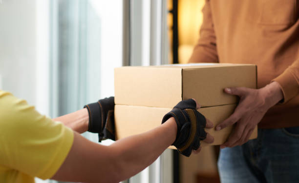 La entrega de un paquete puerta a puerta emite 229 gramos de CO2