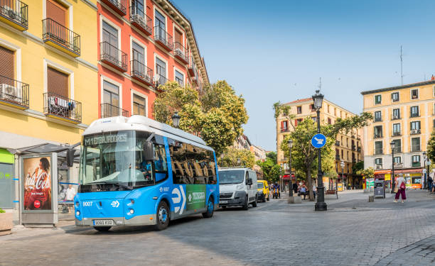 Transición desigual hacia la electrificación del transporte urbano en Europa