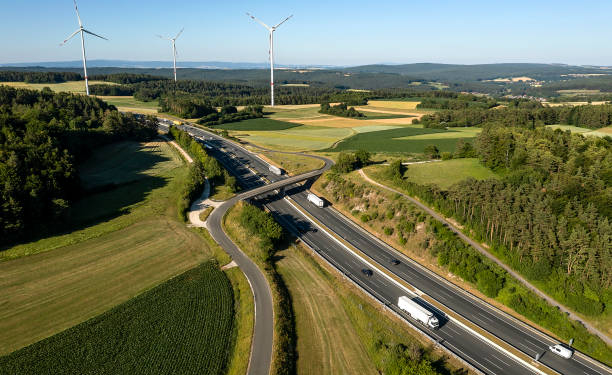 El transporte en España inicia 2025 con 1.1 millones de afiliados, pero enfrenta desafíos de sostenibilidad
