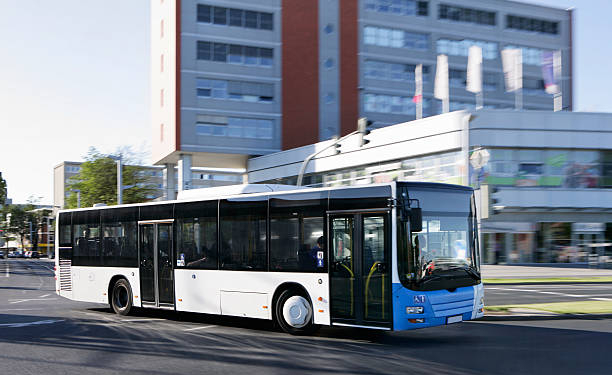 Mitma reparte 500 millones de euros a 112 municipios para descarbonizar sus núcleos urbanos