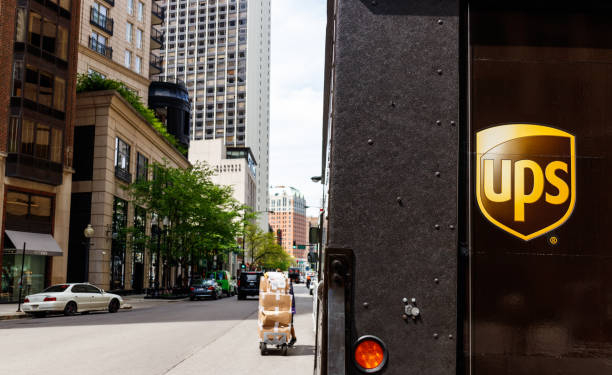 UPS ajusta objetivos financieros para 2024 con nuevas estrategias