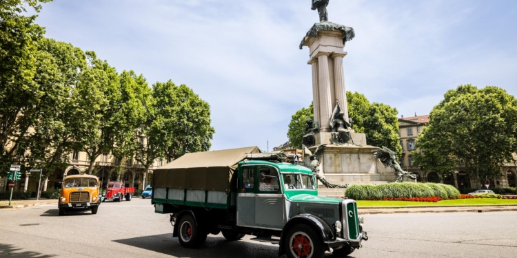 Iveco celebra sus 50 años con una mirada al futuro eléctrico desde Turín