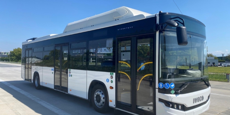 El nuevo Crossway híbrido acoge al Streetway de Iveco