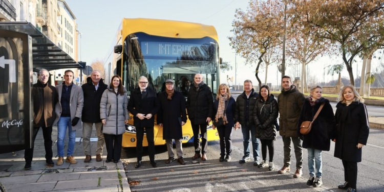 Lleida presenta cinco nuevos autobuses eléctricos para su flota