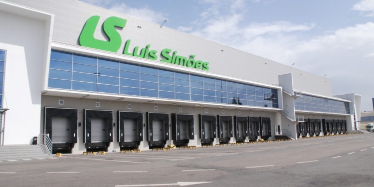 Nueve conductores de Luís Simões reciben el Diploma de Honor IRU