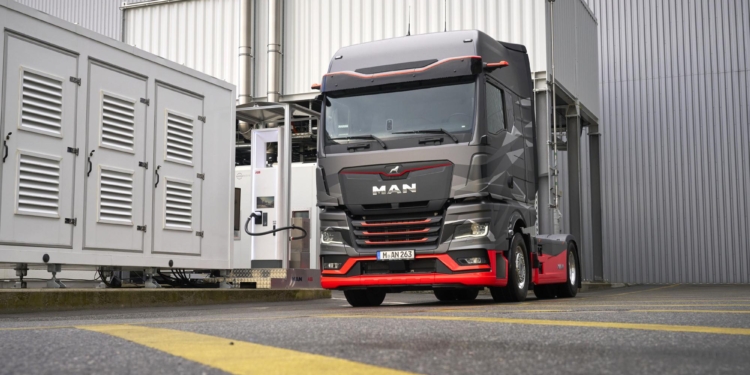 MAN Truck y ABB inauguran el primer sistema de carga de megavatios
