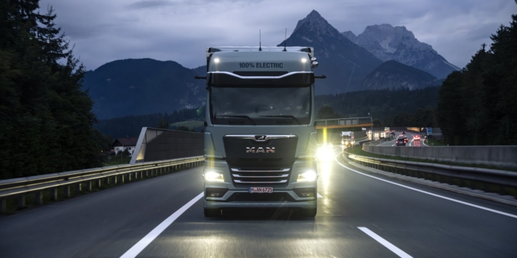 MAN y Dettendorfer prueban logística nocturna sin emisiones