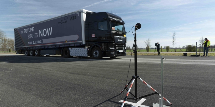 El MAN eTruck reduce su sonoridad a la mitad respecto a un camión diésel