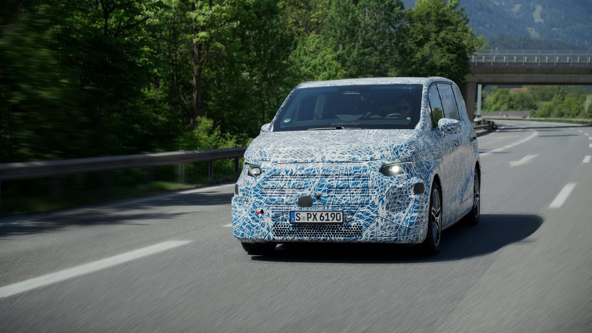 Mercedes-Benz prueba su furgoneta eléctrica VLE en ruta de 1.000 km