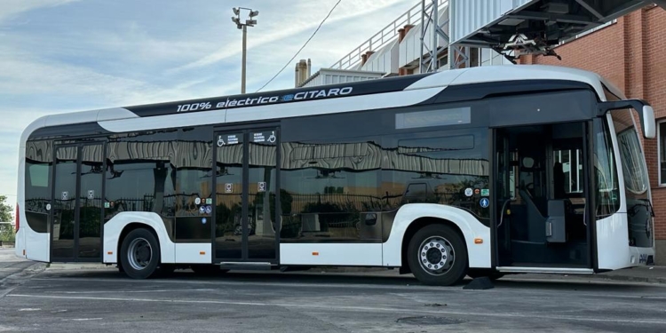Uno de cada cinco buses de Zaragoza usa sensores para detectar peatones o bicis