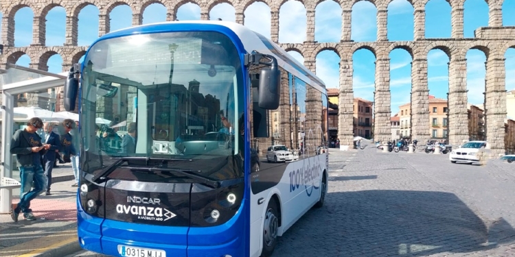 Avanza realiza pruebas con el minibús eléctrico de Indcar en Segovia
