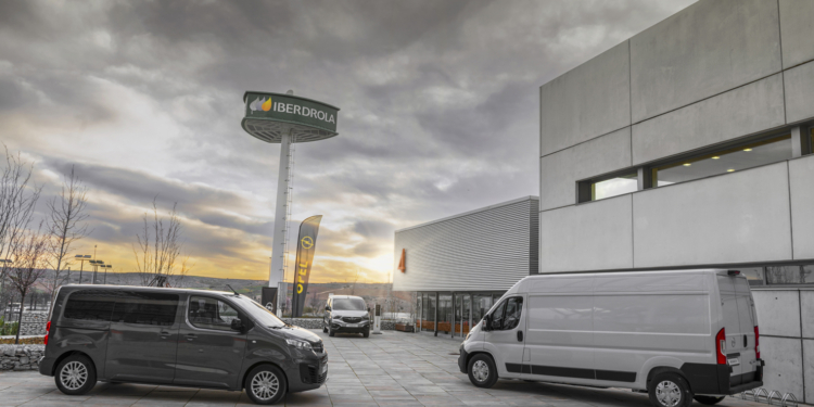 Opel electrifica toda su gama de comerciales, esperando al hidrógeno