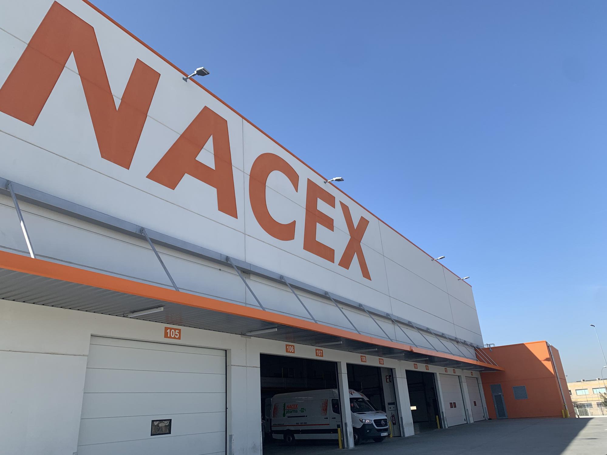 Nacex y Asdent recogen plástico para luchar contra la enfermedad de Dent