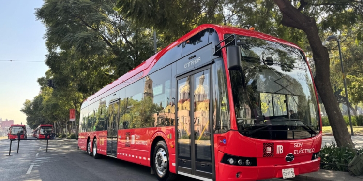 El primer lote de 20 autobuses eléctricos llega a ciudad de México