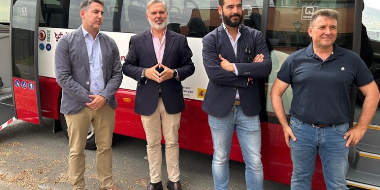 Plasencia incorpora dos minibuses eléctricos a su flota de transporte urbano