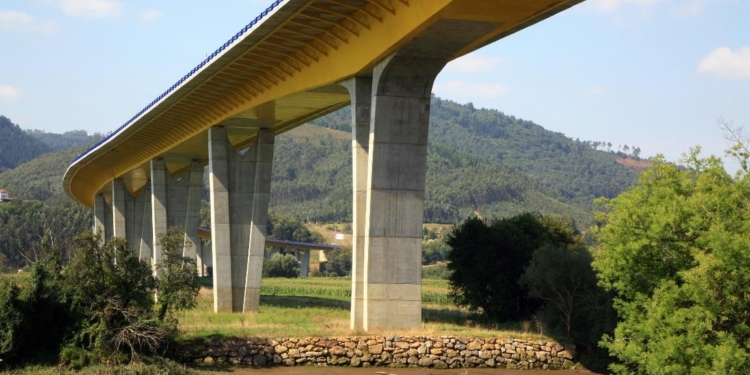 Seguir y analizar en tiempo real puentes monitorizados